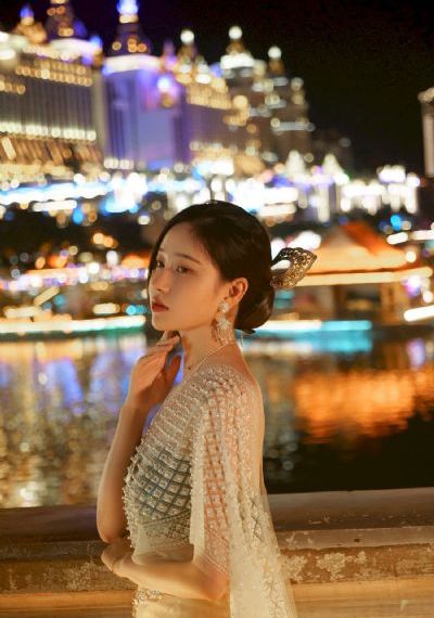 双性尿孔扯开用花蒂调教