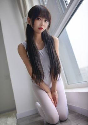 变身成黑皮后和朋友在一起了